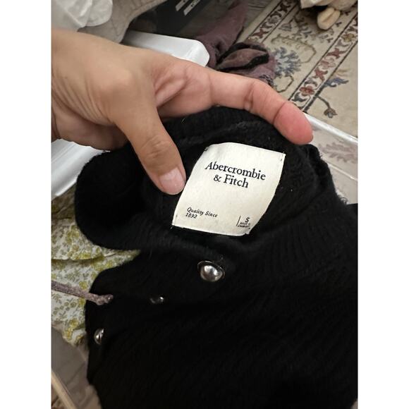 Abercrombie and Fitch Pearl Button Black Cardigan Size Small - Picture 6 of 8